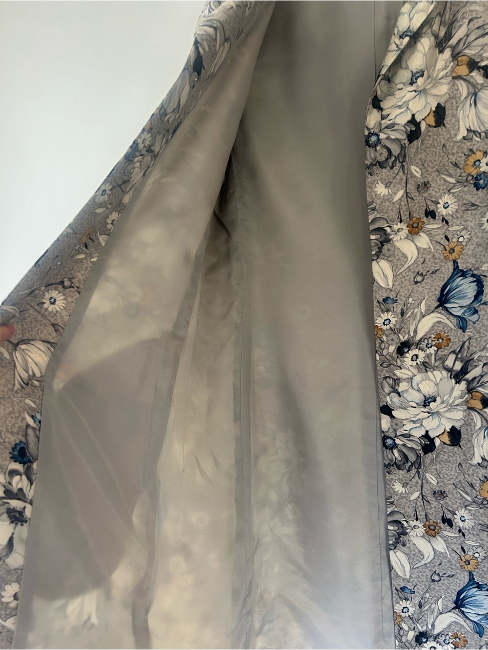 Dana Buchman Floral Jacquard Trench Coat in Light Gray and Blue - Picture 8 of 14